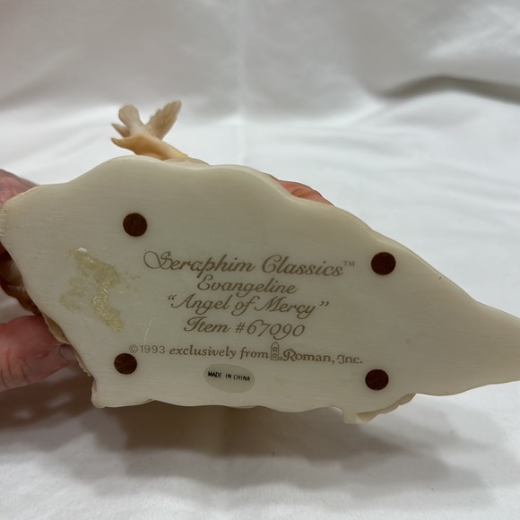 Angel sculpture - Picture 3 of 4